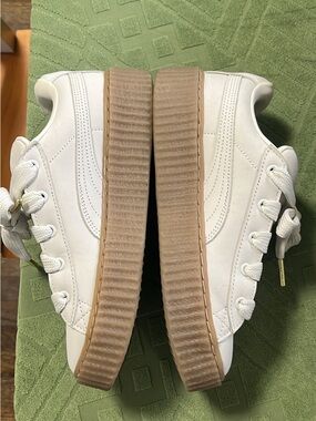 FENTY puma creeper earth tone. Platform shoe in off-white. Never worn.